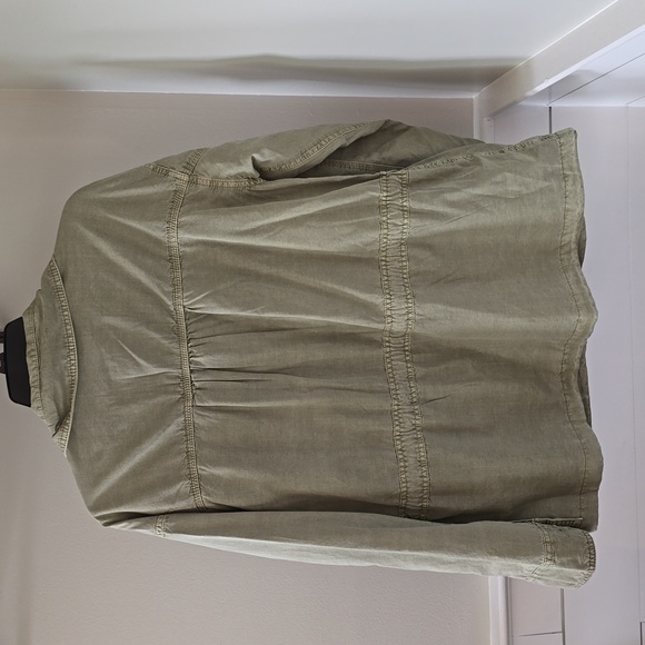 AE Lt. Olive jacket - Picture 8 of 8
